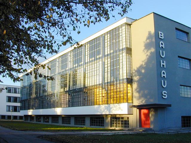 Linhas claras e materiais modernos: Bauhaus em Dessau, Alemanha